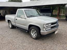 CHEVROLET - SILVERADO - 2000/2001 - Prata - Sob Consulta