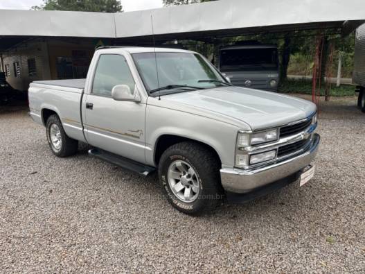 CHEVROLET - SILVERADO - 2000/2001 - Prata - Sob Consulta