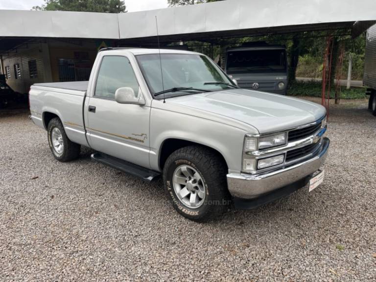 CHEVROLET - SILVERADO - 2000/2001 - Prata - Sob Consulta