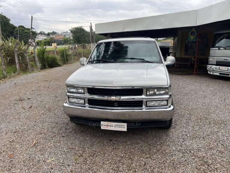 CHEVROLET - SILVERADO - 2000/2001 - Prata - Sob Consulta