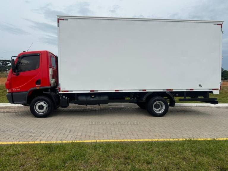 MERCEDES-BENZ - ACCELO 1016 - 2013/2013 - Vermelha - Sob Consulta
