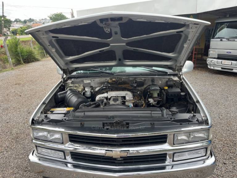 CHEVROLET - SILVERADO - 2000/2001 - Prata - Sob Consulta