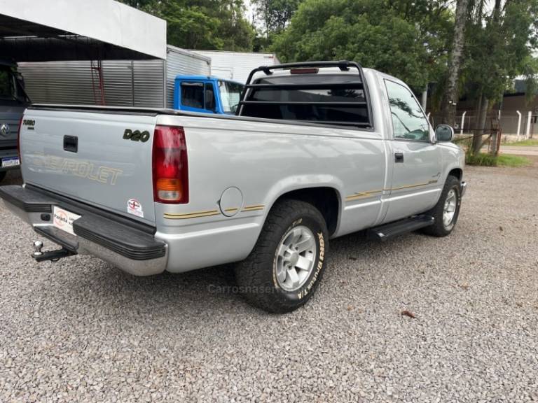 CHEVROLET - SILVERADO - 2000/2001 - Prata - Sob Consulta